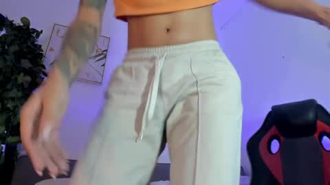 Snapshot of maddie_ray_ chatting on 25, 5, 2026 Maddie Ray online show from 25, 5, 2026
