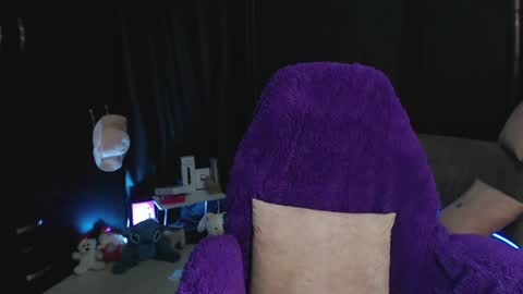 Snapshot of maddiie_and_clyde chatting on 17, 5, 2026 maddiie and clyde online show from 17, 5, 2026