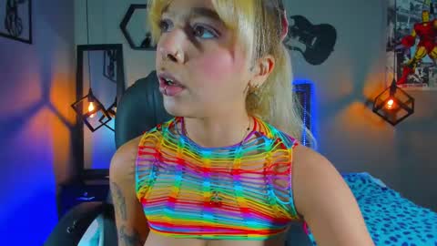 Snapshot of maddiiebrooks chatting on 7, 3, 2025 Maddie online show from 7, 3, 2025
