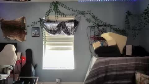 Snapshot of maddlips chatting on 4, 2, 2026 Rat Boy online show from 4, 2, 2026