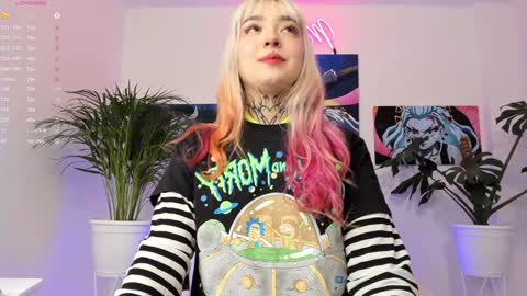 Snapshot of maddy_uwu chatting on 14, 1, 2025 maddy_uwu online show from 14, 1, 2025