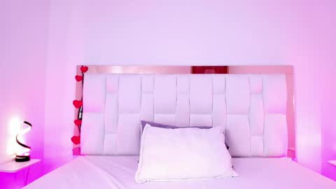 Snapshot of madeline_curvy chatting on 11, 4, 2026 Madeline online show from 11, 4, 2026