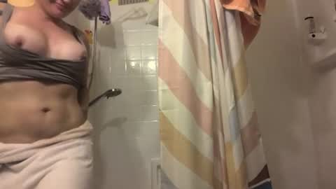 Snapshot of madie_ray chatting on 17, 6, 2026 Madie Ray online show from 17, 6, 2026