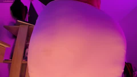 Madisson Smith  online show from 14, 12, 2025