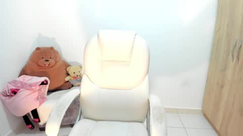 madison montes online show from 23, 4, 2026