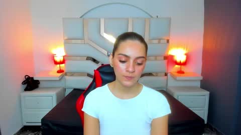 Snapshot of madisoncarzon chatting on 11, 9, 2025 Madison Carzon online show from 11, 9, 2025