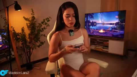 madisonlara online show from 16, 11, 2025