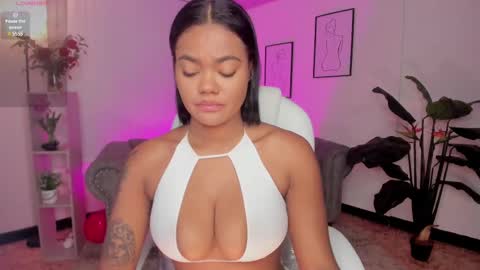 Snapshot of madisson_davon chatting on 16, 2, 2025 Madisson Davon online show from 16, 2, 2025