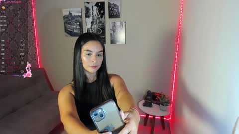 Snapshot of madisson_ryan chatting on 23, 1, 2025 help me reach 5000 followers 3 online show from 23, 1, 2025