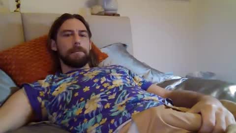 Snapshot of madmat6942 chatting on 5, 11, 2025 Mat online show from 5, 11, 2025