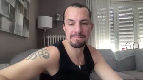 Snapshot of madrigal83 chatting on 22, 4, 2026 Mad88 online show from 22, 4, 2026