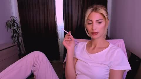 Madye Roberts online show from 16, 4, 2026