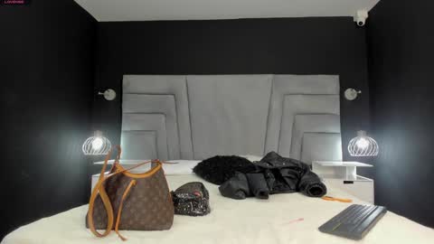 MAEE ANGELS online show from 27, 1, 2025