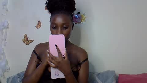 Maee online show from 26, 11, 2025