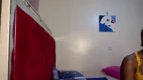 Snapshot of maelys_t chatting on 12, 4, 2026 Maelys online show from 12, 4, 2026