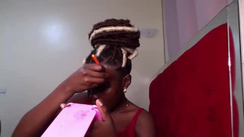 Snapshot of maelys_t chatting on 11, 5, 2026 Maelys online show from 11, 5, 2026