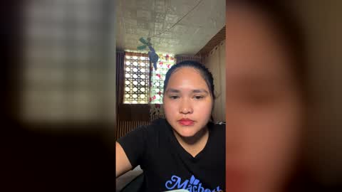 Snapshot of maemaebujawe31 chatting on 28, 3, 2026 maeyyy chubbyxxx online show from 28, 3, 2026