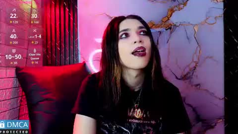 Snapshot of maevekuro chatting on 10, 7, 2026 maevekuro online show from 10, 7, 2026
