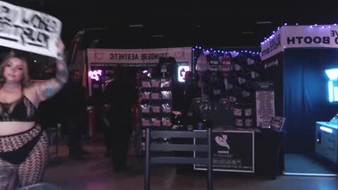 Snapshot of maevemads chatting on 19, 10, 2025 Meaves online show from 19, 10, 2025