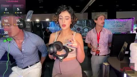 Snapshot of maevemads chatting on 8, 11, 2025 Meaves online show from 8, 11, 2025