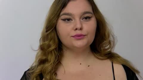 MaggieDevon online show from 23, 9, 2025
