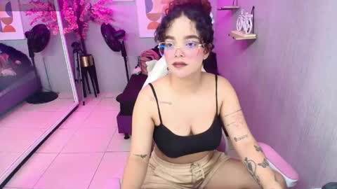 Snapshot of maggy_t18 chatting on 8, 5, 2026 Maggy online show from 8, 5, 2026