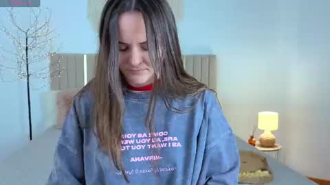 Snapshot of magic_bunnyy chatting on 5, 7, 2026 Milly online show from 5, 7, 2026