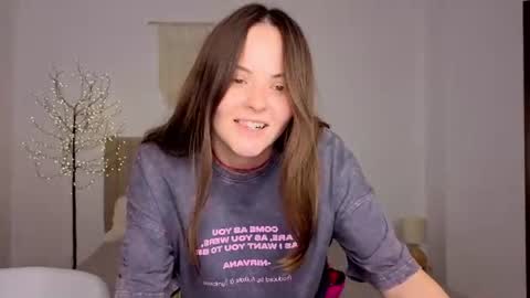 Snapshot of magic_bunnyy chatting on 11, 7, 2026 Milly online show from 11, 7, 2026