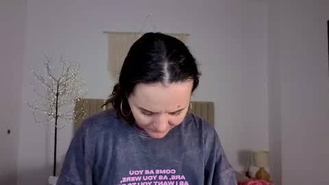 Snapshot of magic_bunnyy chatting on 12, 7, 2026 Milly online show from 12, 7, 2026
