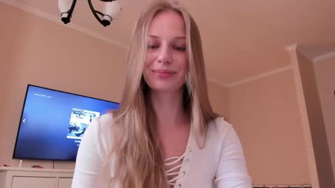 Snapshot of magic_couple13 chatting on 20, 4, 2026 Alice online show from 20, 4, 2026