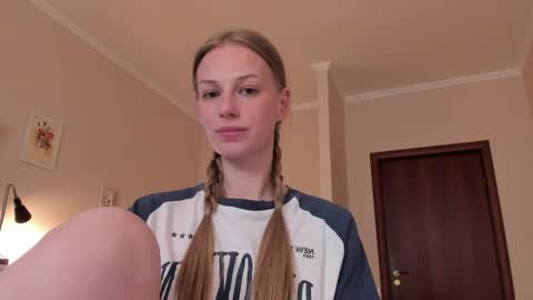 Snapshot of magic_couple13 chatting on 3, 5, 2026 Alice online show from 3, 5, 2026