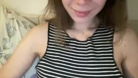 Snapshot of magicgirl50053 chatting on 23, 4, 2026 magicgirl50053 online show from 23, 4, 2026
