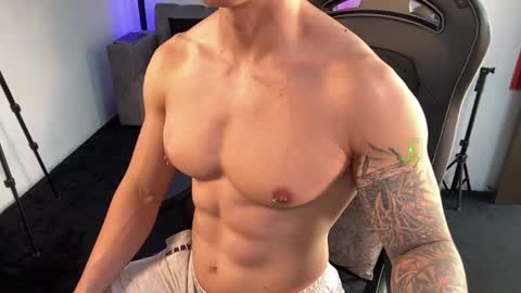 Snapshot of magnus_savage chatting on 24, 6, 2026 If you want me to use the Lovense please let me know -- online show from 24, 6, 2026