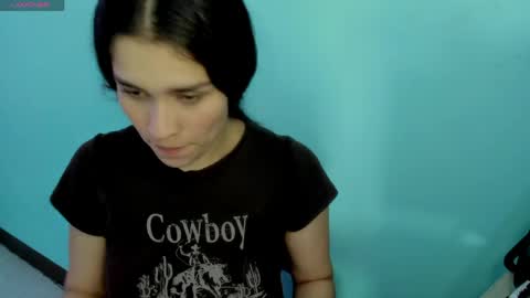 Snapshot of mahiia_1 chatting on 13, 4, 2026 Mahiia online show from 13, 4, 2026