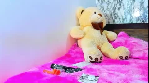 Maia Bronce online show from 17, 2, 2026