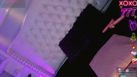 Snapshot of maia_hotts chatting on 16, 5, 2026 CamiiGarcia online show from 16, 5, 2026