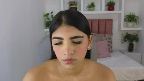 Snapshot of maiaa_ruiz chatting on 6, 6, 2026 Maiaa Ruiz online show from 6, 6, 2026