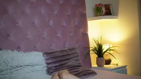 Snapshot of maiamini chatting on 15, 1, 2026 Maia online show from 15, 1, 2026