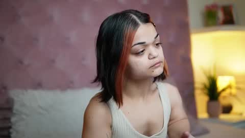 Snapshot of maiamini chatting on 2, 3, 2026 Maia online show from 2, 3, 2026