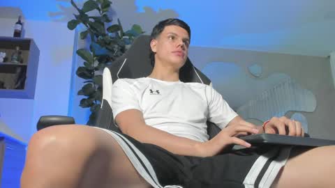 Snapshot of maicolruggeri chatting on 12, 5, 2026 MAICOL online show from 12, 5, 2026