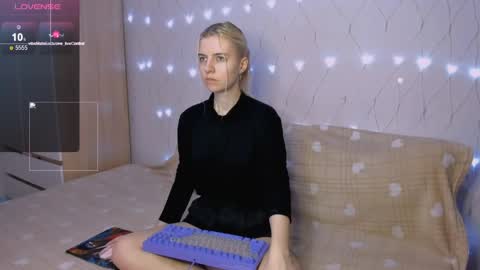 Snapshot of mailin_harrington chatting on 24, 5, 2026 Your kitty online show from 24, 5, 2026