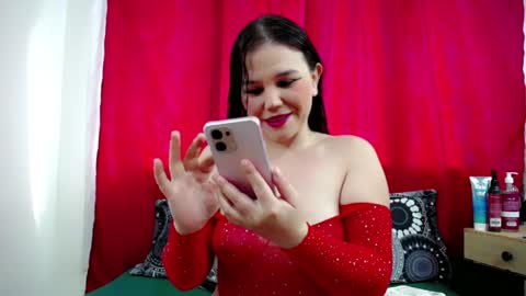 Snapshot of mailyroux chatting on 24, 5, 2026 maily roux online show from 24, 5, 2026