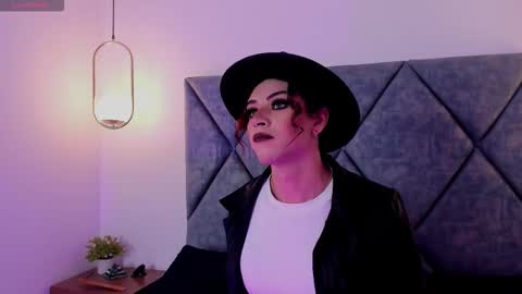 Snapshot of maiskeenzamara chatting on 15, 12, 2025 Zamara.... online show from 15, 12, 2025