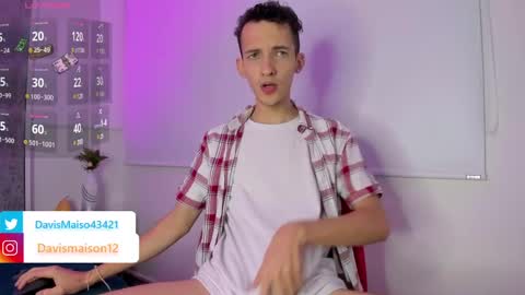Snapshot of maisondavis_ chatting on 12, 3, 2025 Maison Davis online show from 12, 3, 2025