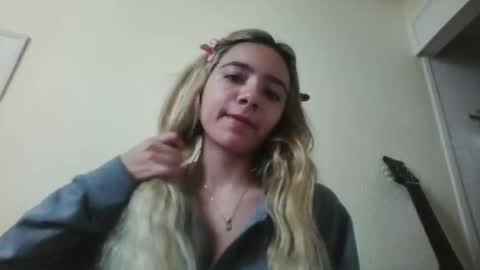 majo_gomezz online show from 6, 11, 2025