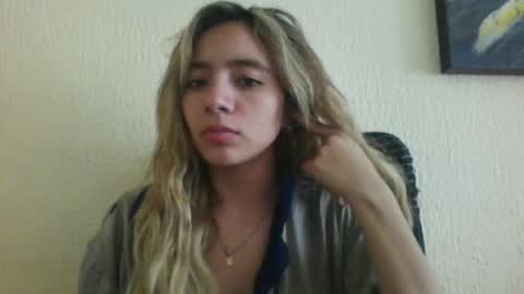 majo_gomezz online show from 1, 12, 2025
