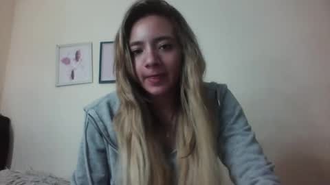 majo_gomezz online show from 8, 2, 2026