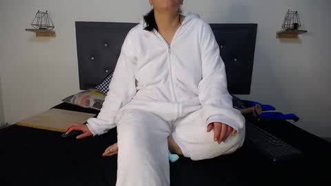 majo online show from 12, 1, 2025