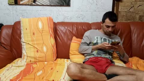 Snapshot of make_me_feel chatting on 30, 4, 2026 Lena Ian online show from 30, 4, 2026