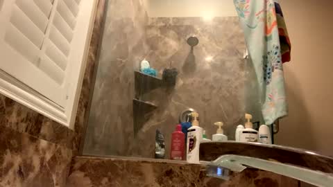 Snapshot of makeouthilldani chatting on 30, 12, 2024 hokulani online show from 30, 12, 2024